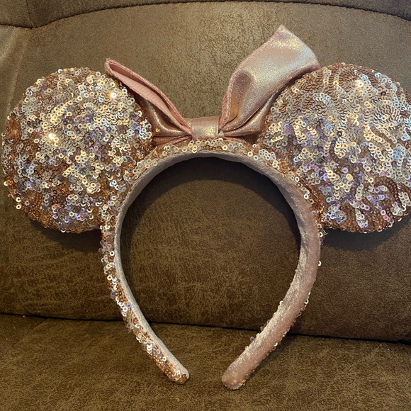 Rose Gold Sequin Mickey Ears Disney World - Picture 2 of 3